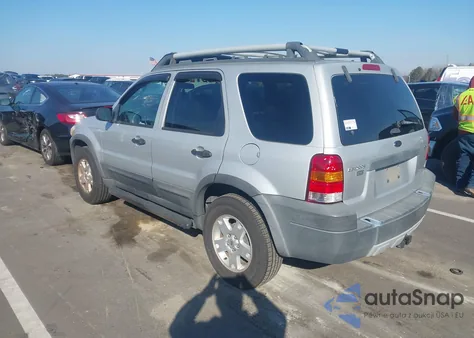 2005 Ford Escape Xlt z USA, uszkodzony, nr VIN 1FMYU03145KB32164